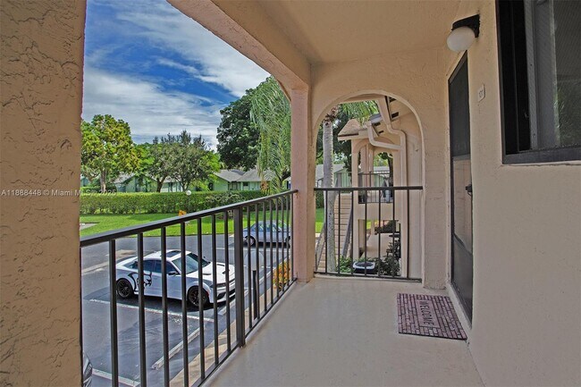 Building Photo - 9431 Boca Cove Cir Unit 1011