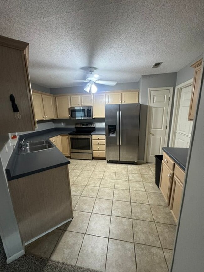 Photo - 1309 W London Dr