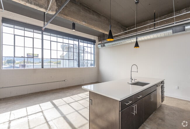 1BR, 1BA - 798SF - Denham Lofts