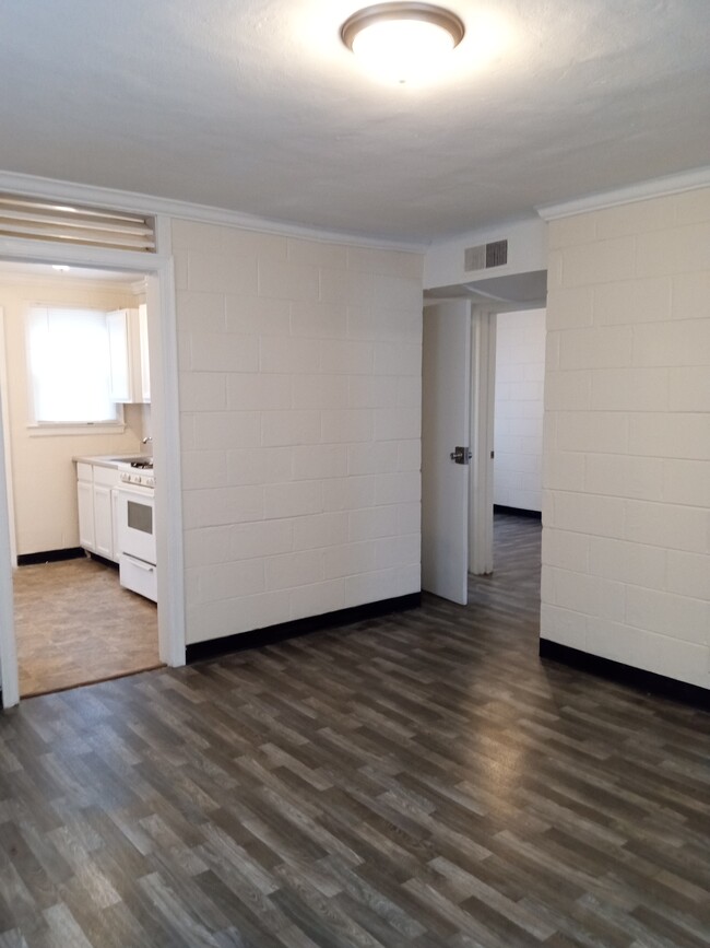 Building Photo - 2945 Schofield Ave Unit 2945 Rental