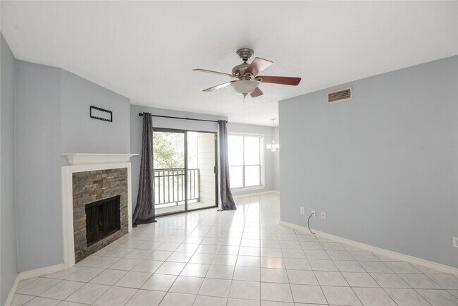 Photo - 3220 69th St Unidad L6