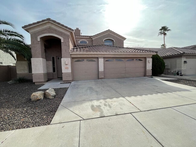 Building Photo - 2225 E Detroit St