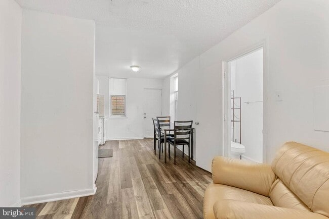 Building Photo - 1534 Page St Rental
