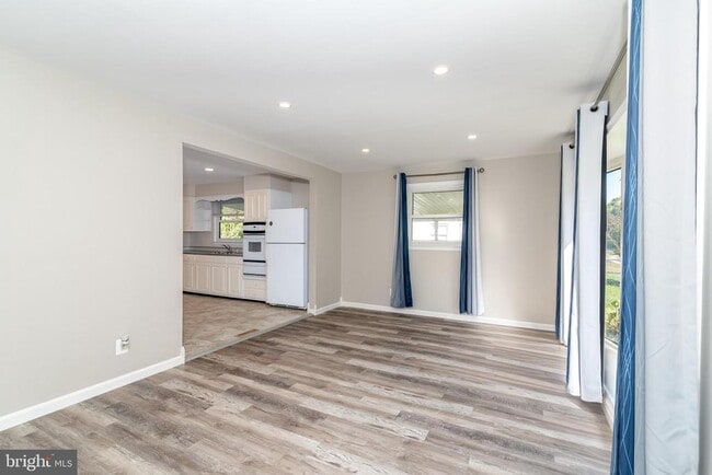 Photo - 400 E Main St