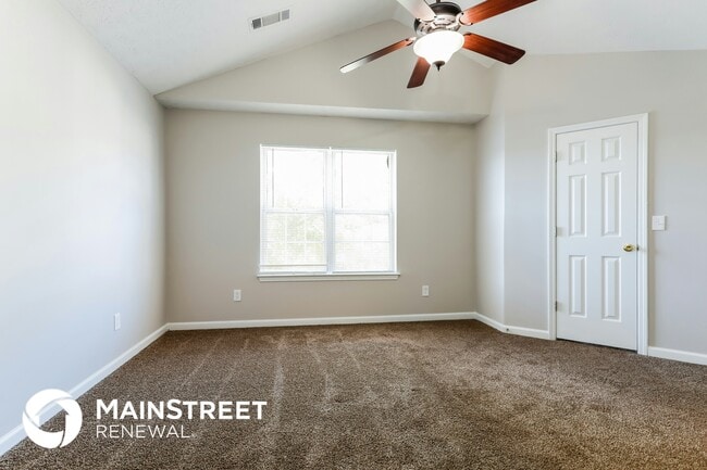 Photo - 180 Springbottom Dr SE