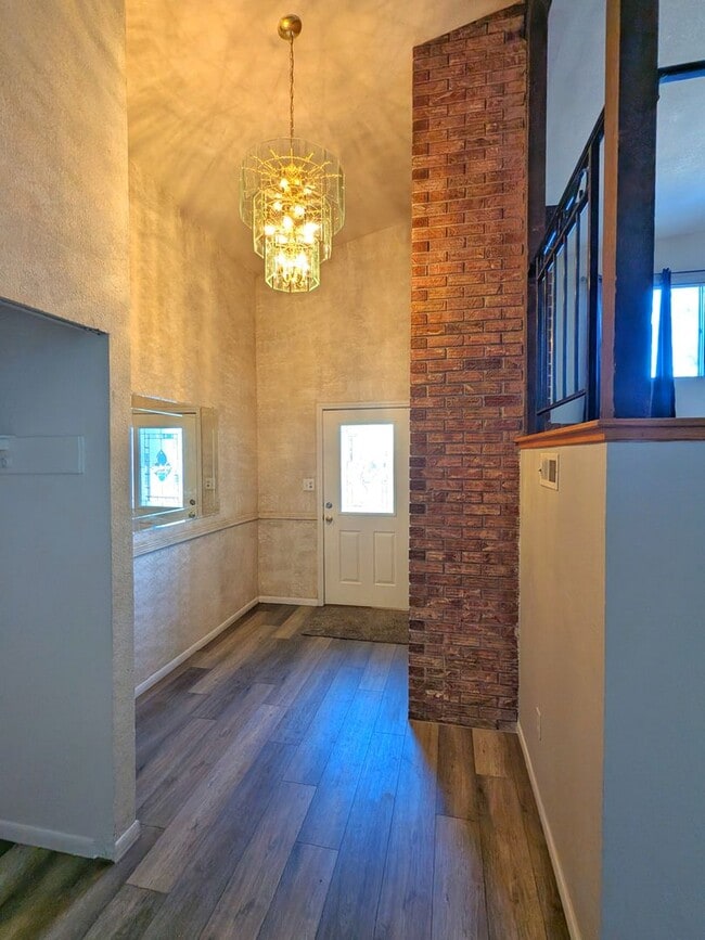 Photo - 5 Bedroom Three Bath, Great Location