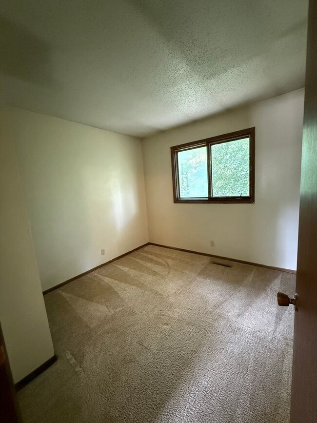 Photo - 729 Westridge Rd