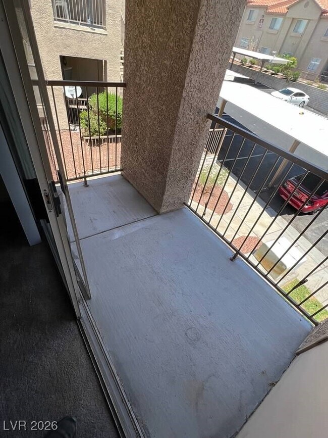 Photo - 2110 Los Feliz St Unidad 2037