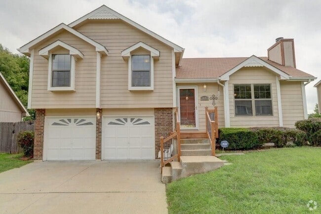 Building Photo - Clean and Fresh 3 Bedroom/2 Bath home in L...