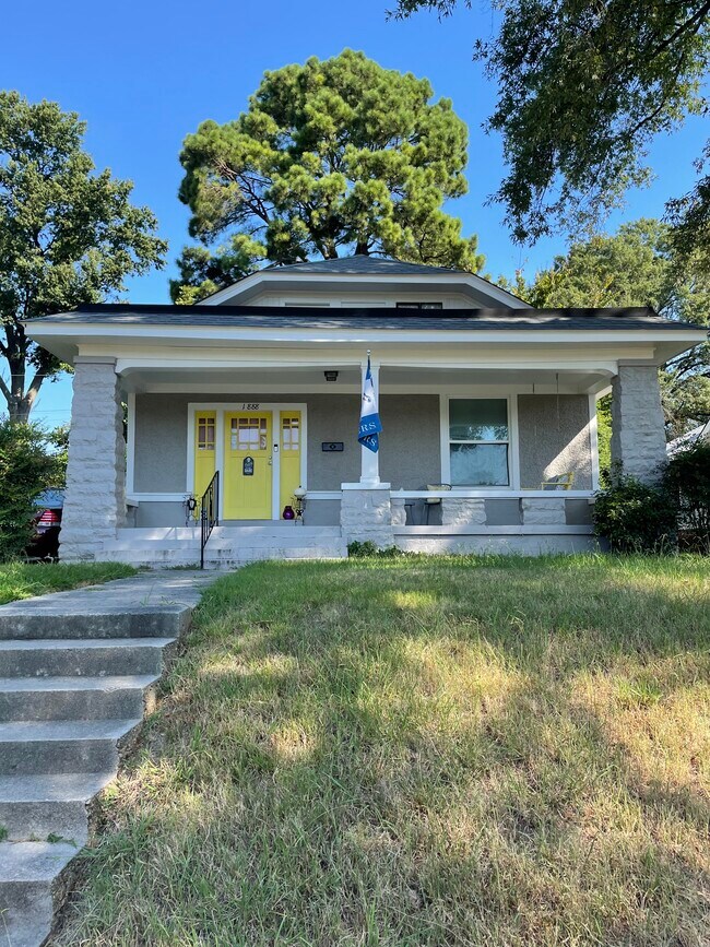 Photo - 1888 Manila Ave Casa