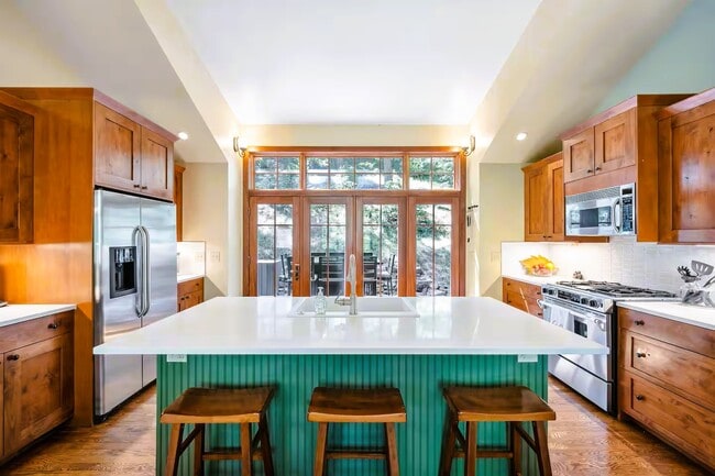 Photo - 738 Skyline Dr