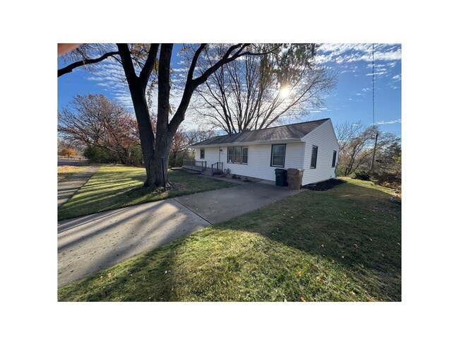 Photo - 3921 Sycamore Ave