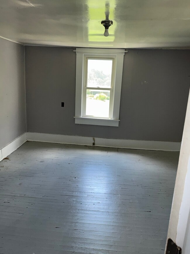 Photo - 1342 Farmer St