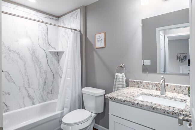 2BR, 2BA - 1,100SF - Second Bathroom