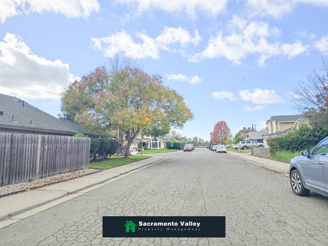 Photo - 6916 Shady Woods Way