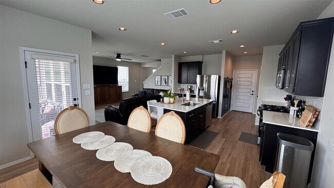 Photo - 112 Tranchet Dr