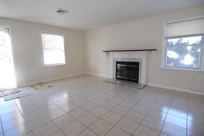 Photo - 18 Cadogan Way