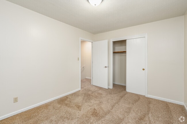 2BR, 1BA - 948SF - Bedroom