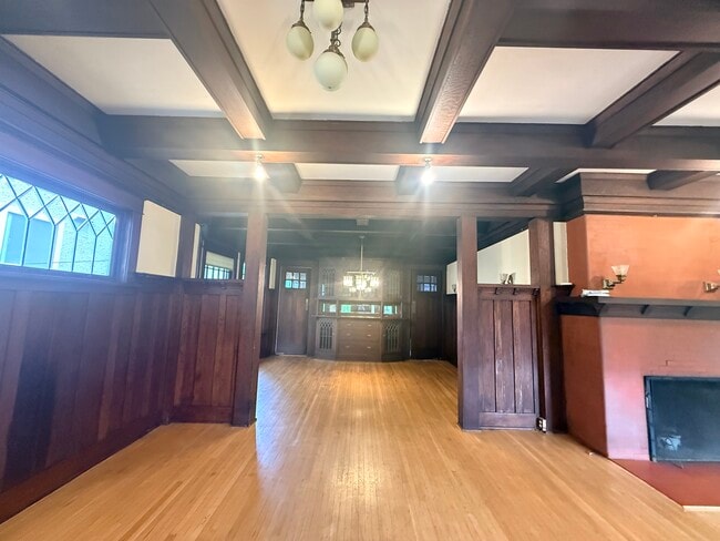 Photo - 1514 11th Ave W