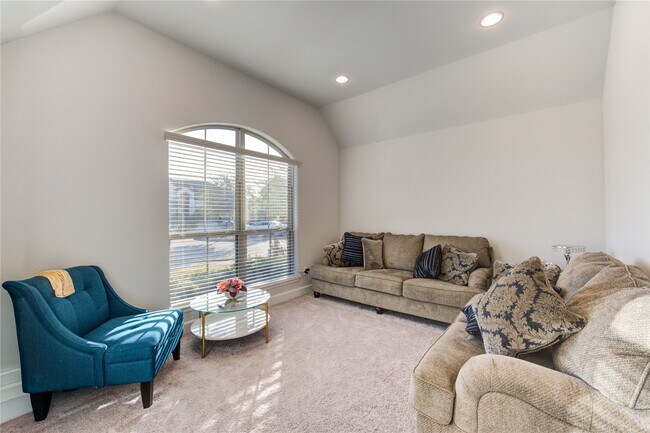 Photo - 13030 Sheildaig St