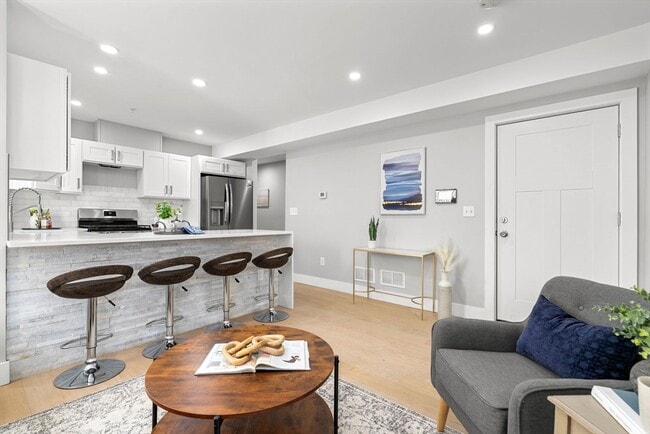 Photo - 679-683-683 Columbia Rd Unit 1