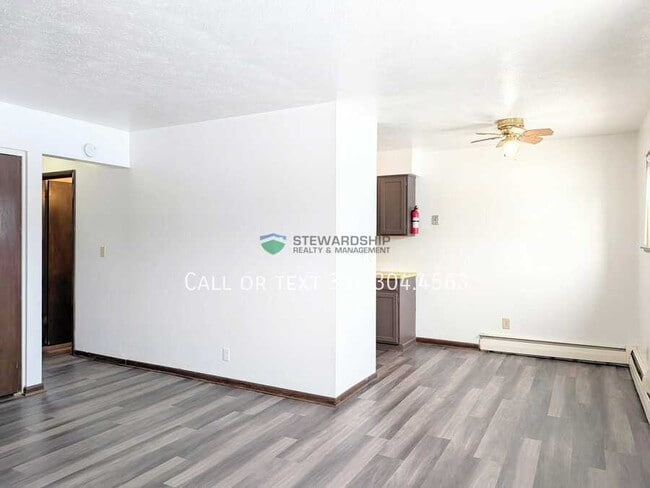 Building Photo - 285 Villa St