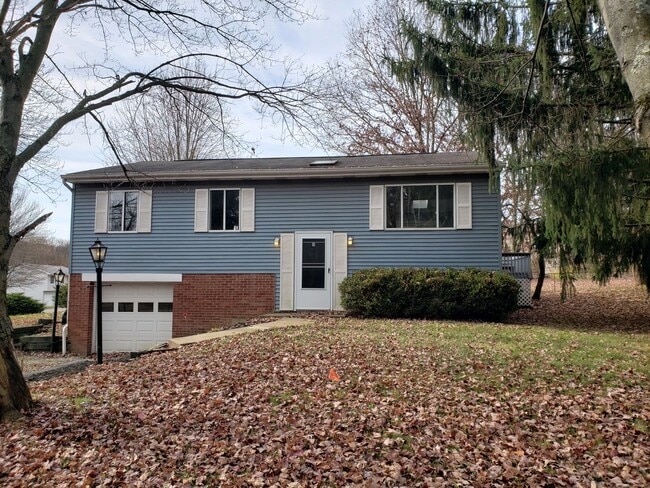 Experience Luxury Living at 421 Mary St: A... - Experience Luxury Living at 421 Mary St: A...