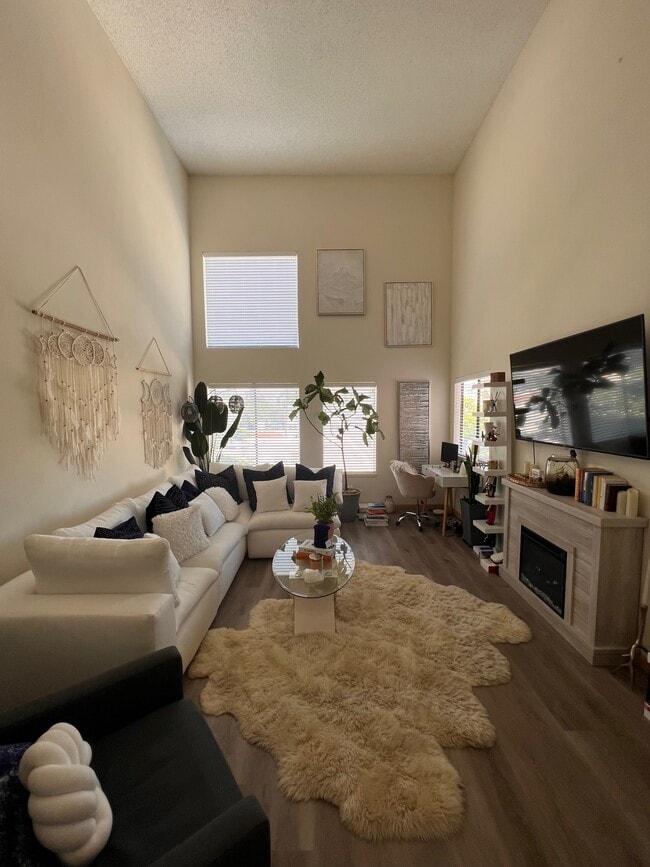 Building Photo - 1118 Valencia St Unit 311 Rental