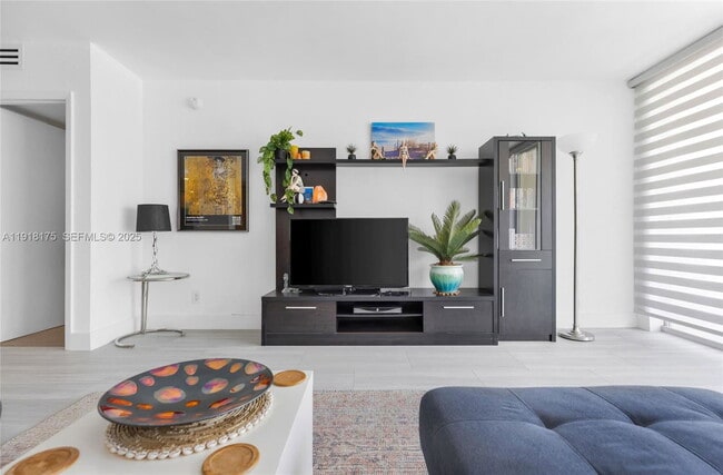 Photo - 5600 Collins Ave Unit 9B