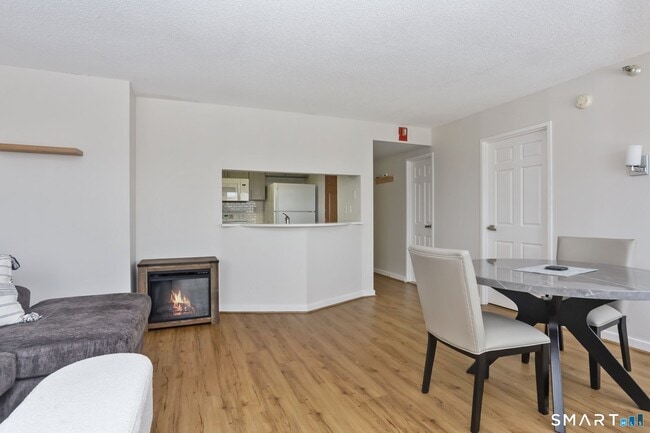 Photo - 127 Greyrock Pl Unidad 1205