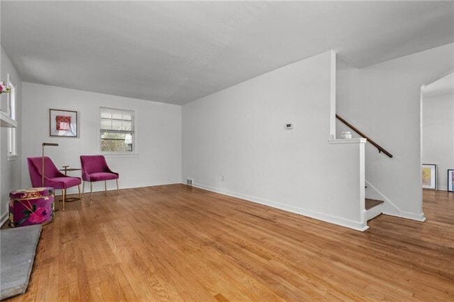 Photo - 255 Gilkeson Rd