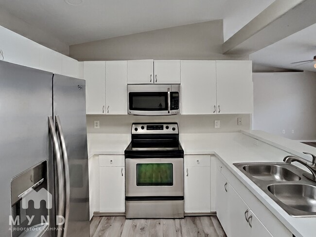 Photo - 23100 Clearwater Pl