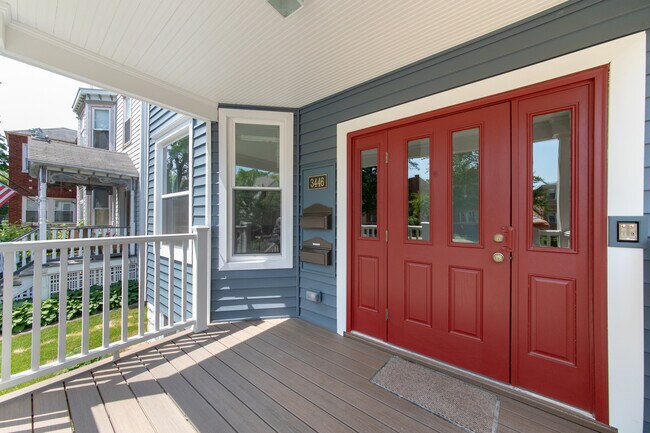 Photo - 3446 N Springfield Ave Unit 2