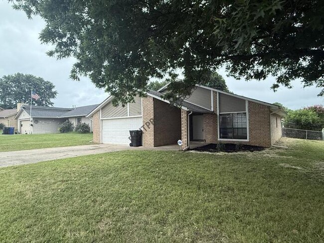 Photo - 1110 W Birmingham Pl