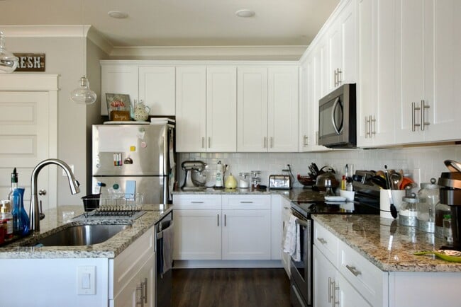 Photo - 3 Bed 3.5 Bath Luxury Townhome in Convenient Location!