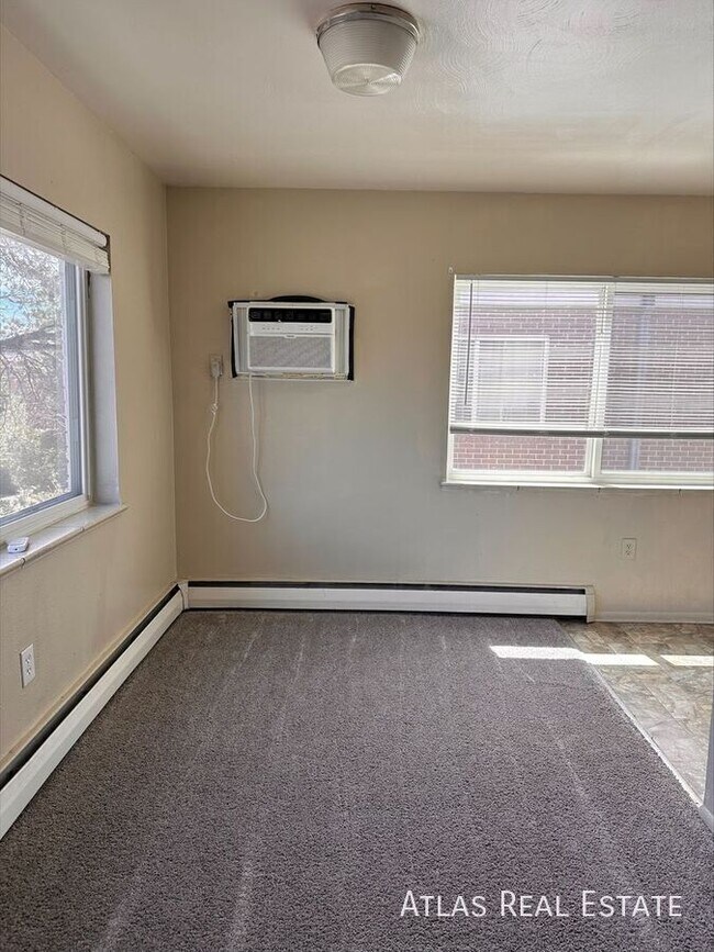 Photo - 551 S Fairfax St Unidad 301