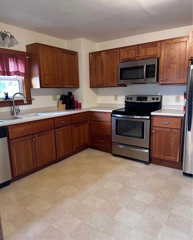 28 Bailey St Unidad Downstairs Unit