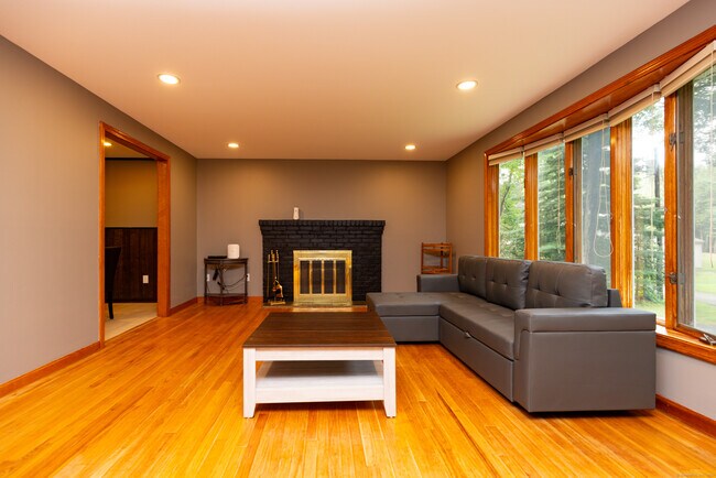 Photo - 45 Renshaw Rd