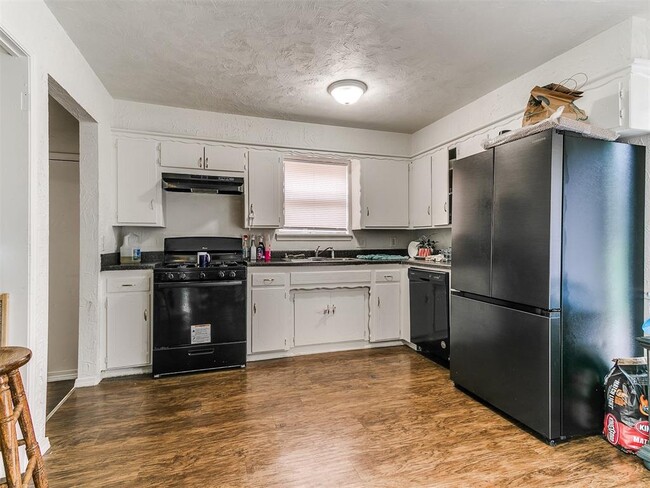 Photo - 333 NW 80th St