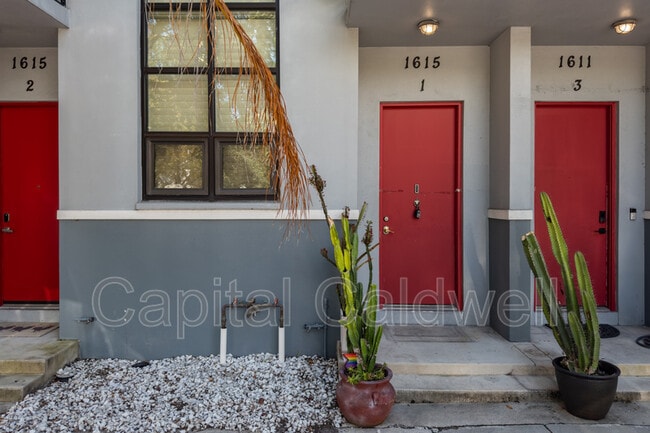 Building Photo - 1615 E fifth Ave