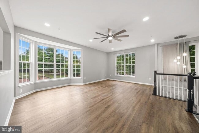 Building Photo - 154 Fieldstone Ct Rental