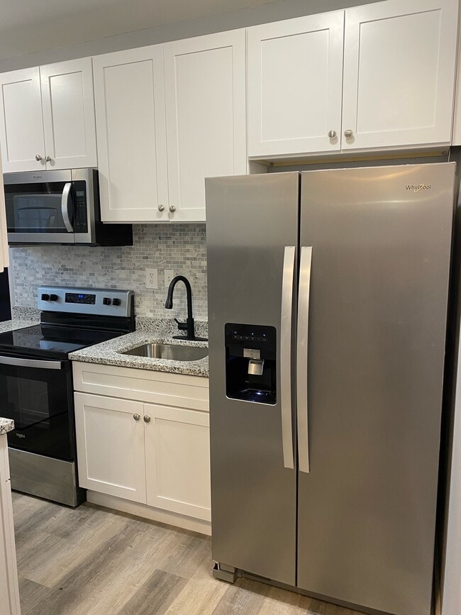 Photo - 6 S Franklintown Rd Unit 1D AVAILABLE $600