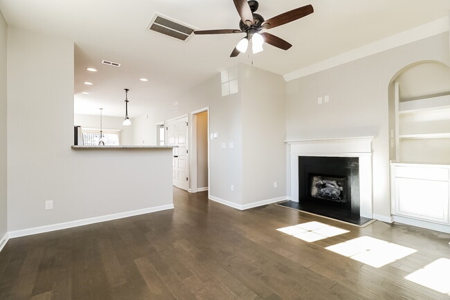 Photo - 67 Dropseed Ln