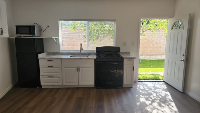 Building Photo - 17938 Raymer St