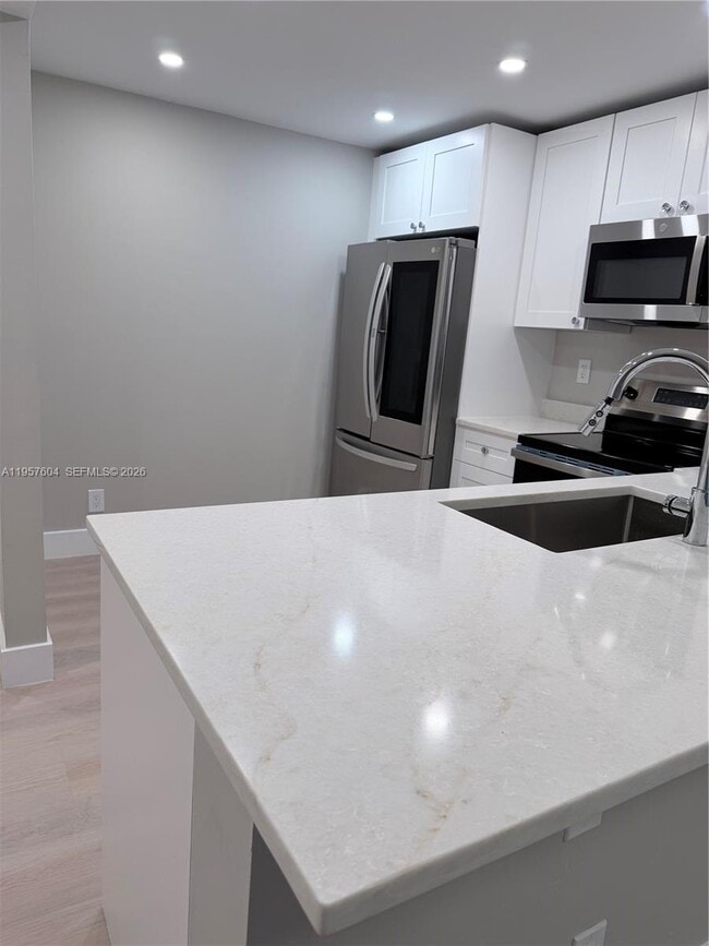 Photo - 2324 S Cypress Bend Dr Unit 117