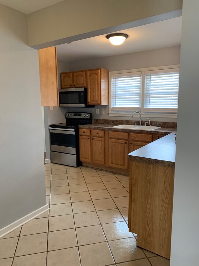 416 W Wenger Rd