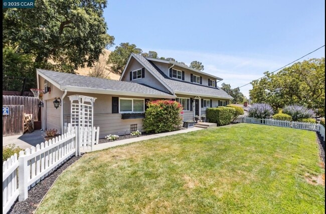 Photo - 1600 Springbrook Rd