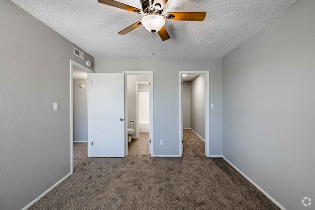 2BR, 1.5BA - 900SF - Primary Bedroom