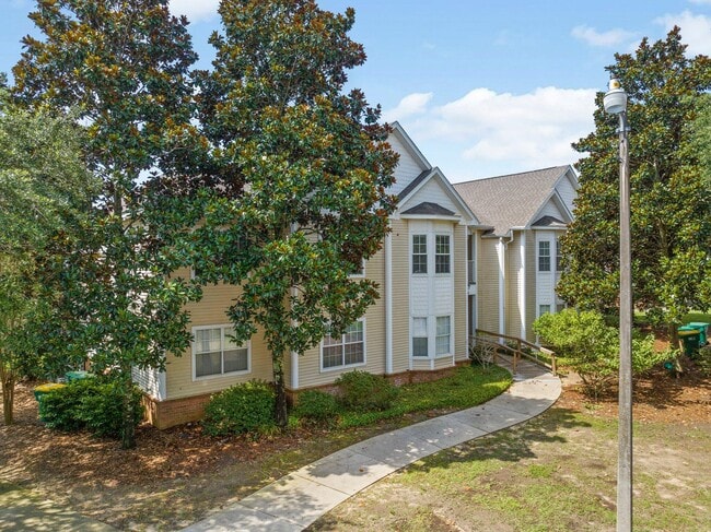 Building Photo - 1501 Partin Dr N Unit APT 230