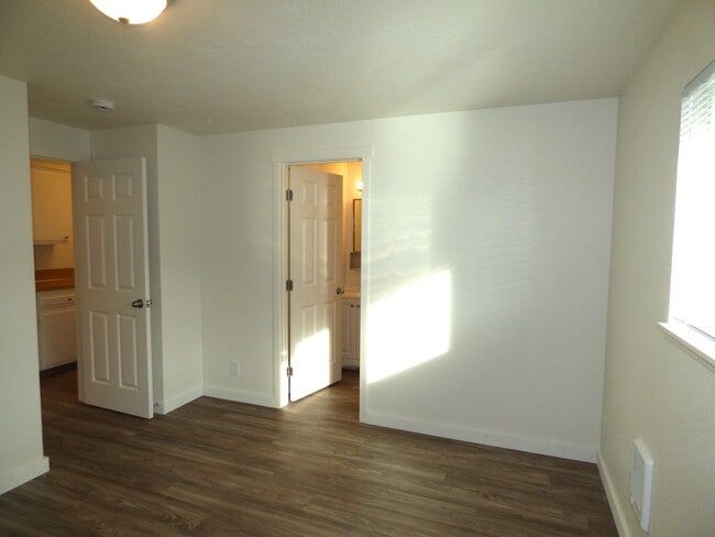 Photo - Anita Manor Apartments